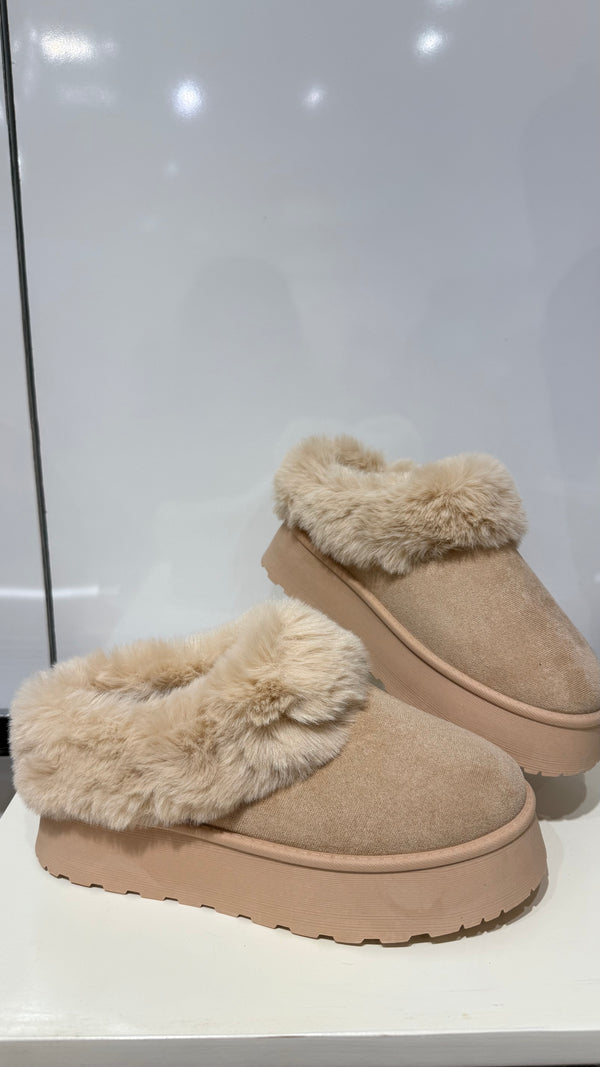 250 Pantufla tipo ugg beige-black