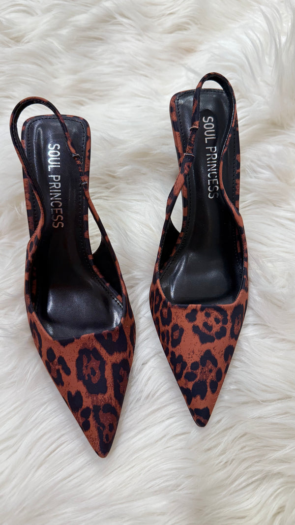 226 ZAPATILLA PICUDA LEOPARDO