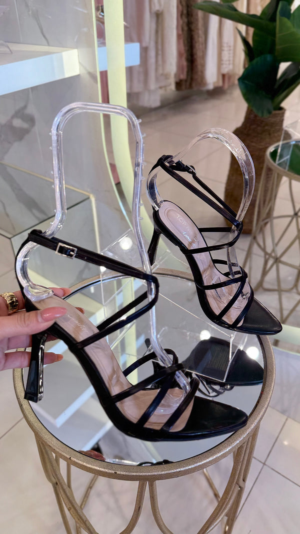 154 ZAPATILLA NEGRA TIRAS