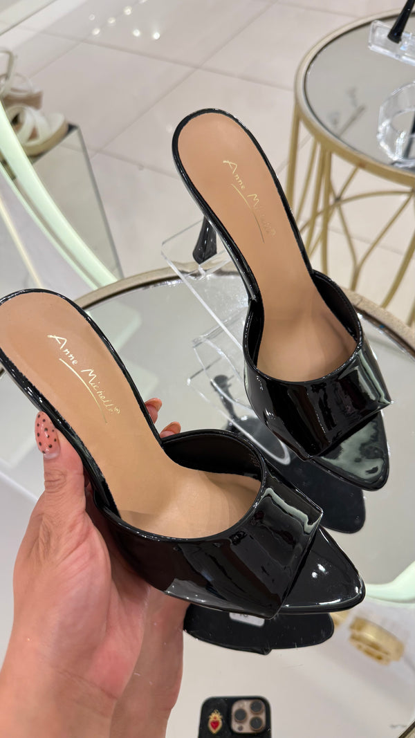 258 ZAPATILLA CHAROL NEGRA