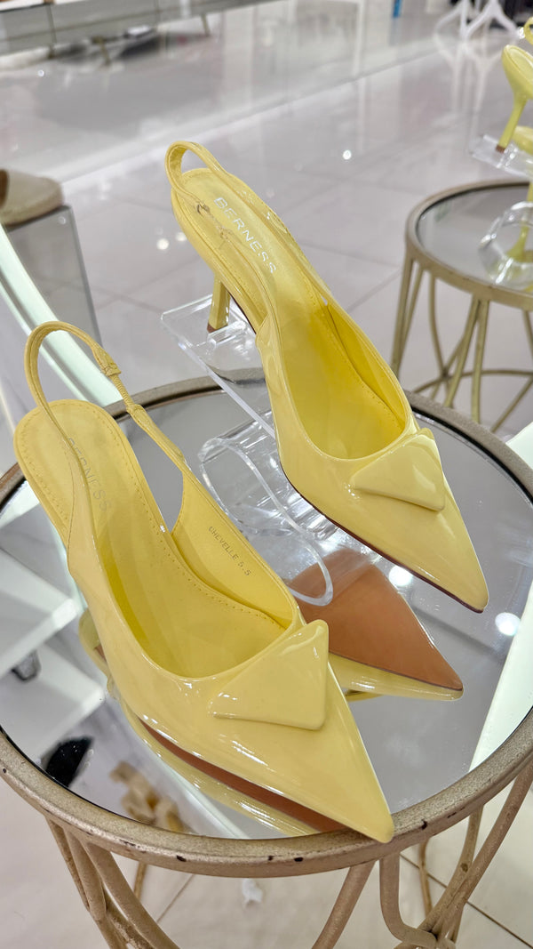 197 ZAPATILLA AMARILLA CHAROL